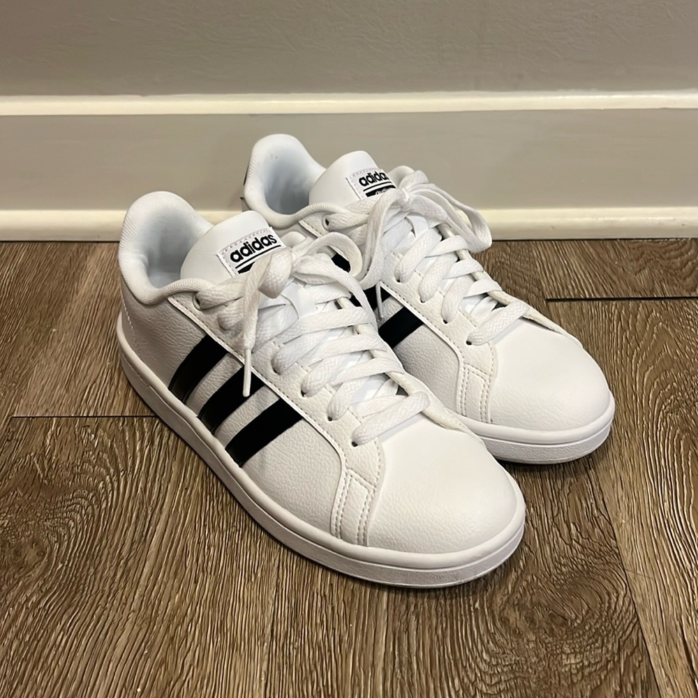 Adidas Woman’s Ortholite Float Cloudfoam Sneaker White Black - Size 7.5